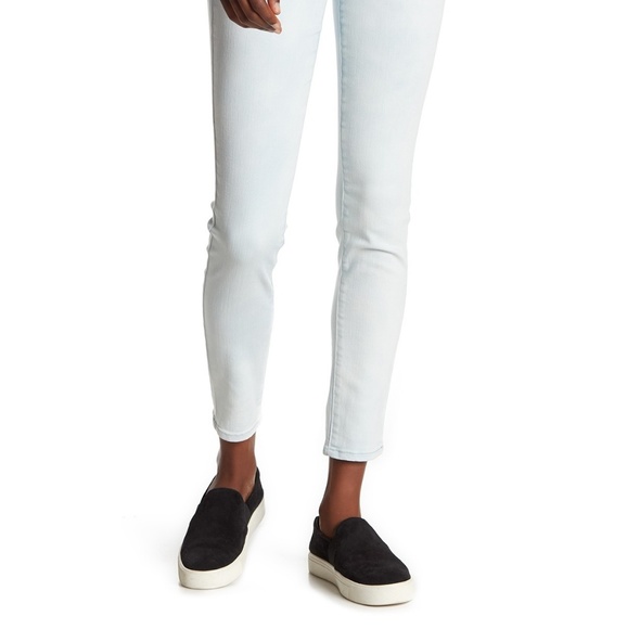 🆕️SEVEN High Rise Booty-Shaper Skinny Jeans🆕️ - Picture 2 of 6